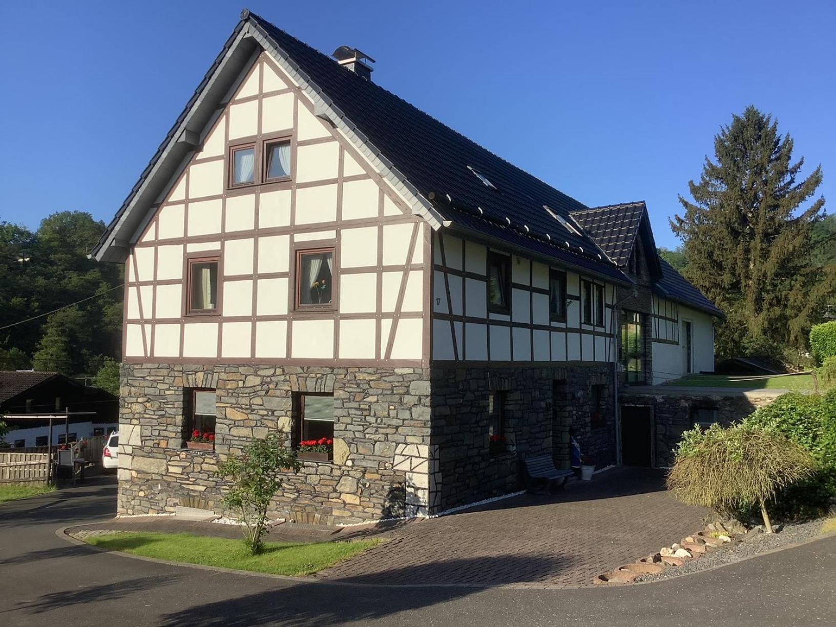 Berg Blick Eifler Bauernhaus Modern Restauriert Simmerath Exterior photo